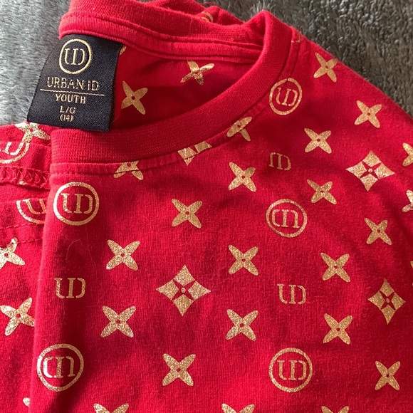 Two boys T-shirt’s , no wear and tear - Picture 2 of 2